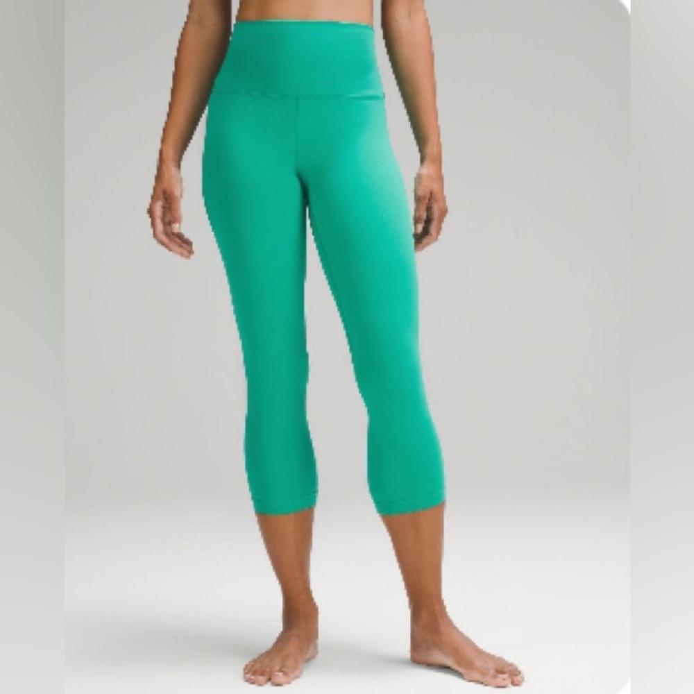 Lululemon high waist 23” align leggings 💚